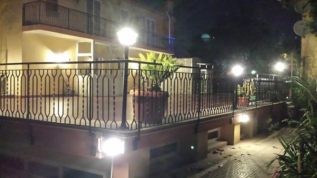 Le Streghe Di Roma Guest House